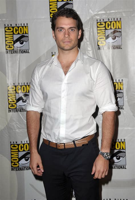 henry cavill height weight